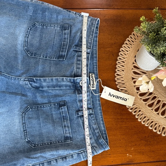 Luvamia Size XL High-Rise Light Blue Wash Jeans Measurements in pics. - Picture 5 of 7